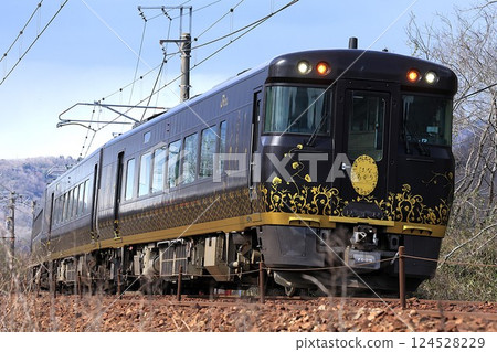 [JR West] Kiha 189 Series Limited Express "Hanaakari" (Sanyo Line: Kamigori - Arino) 124528229