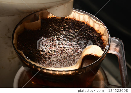 drip coffee drip coffee 124528698