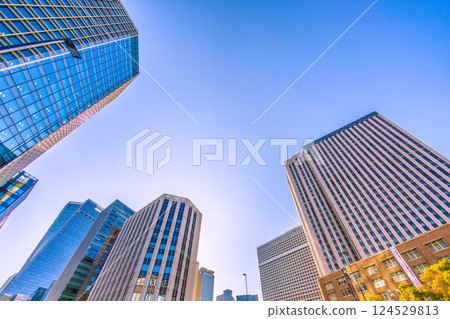 日本東京城市景觀：邁向新時代…虎之門站、虎之門交叉路口和霞關政府區的景色 124529813