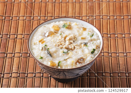 Minced pork congee with preserved egg Minced pork congee with preserved egg 124529917