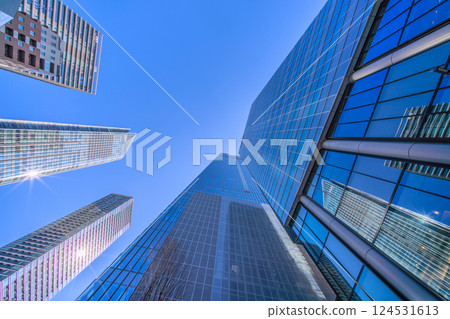 日本東京城市景觀的新景觀。港區名樹公園在虎之門之丘站塔旁開業（虎之門之丘站） 124531613