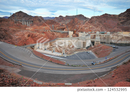 Hoover Dam in Arizona, USA 124532995