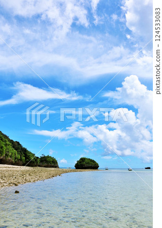 沖繩石垣島Kawahira灣的藍天 124533083