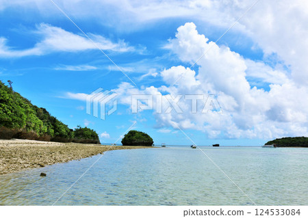 沖繩石垣島Kawahira灣的藍天 124533084