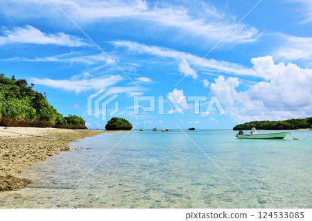 沖繩石垣島Kawahira灣的藍天 沖繩石垣島Kawahira灣的藍天 124533085