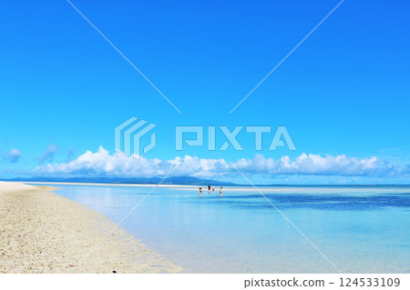 沖繩竹富島藍天和大海 沖繩竹富島藍天和大海 124533109