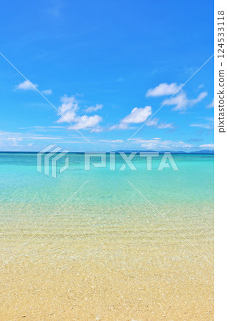 Okinawa Hateruma Island Summer blue sky and sea Okinawa Hateruma Island Summer blue sky and sea 124533118