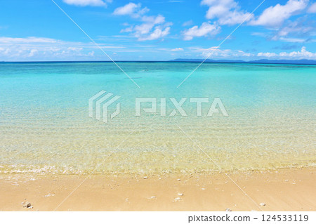 沖繩Hateruma海島夏天藍天和海 124533119