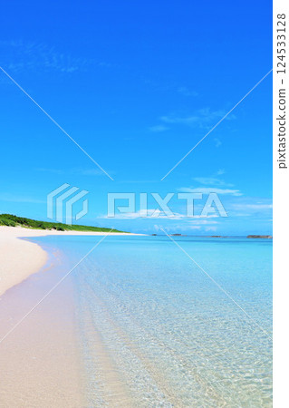 沖繩縣波照間島 夏日藍天與大海 124533128