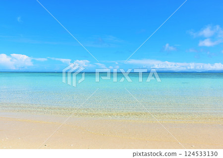 沖繩縣波照間島 夏日藍天與大海 124533130