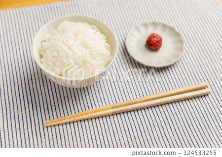 Umeboshi和白米飯 Umeboshi和白米飯 124533255