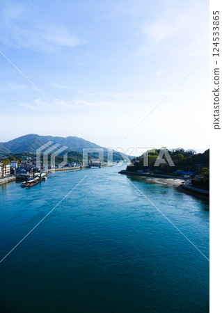 從廣島縣尾道市高根橋眺望生口島 從廣島縣尾道市高根橋眺望生口島 124533865