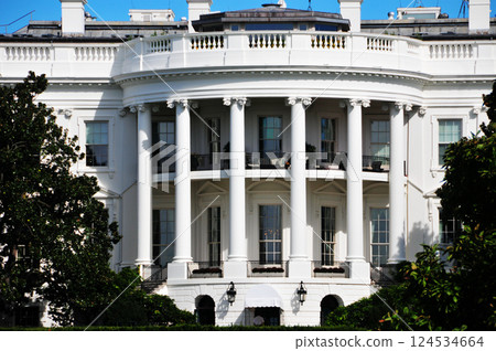 the White House in Washington DC, USA 124534664