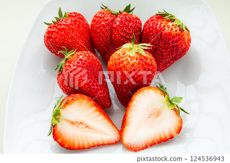 Delicious red strawberries in spring 124536943