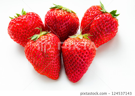 春天美味的紅草莓 124537143