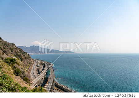 [Shizuoka Prefecture] View from Satta Pass in spring 124537613
