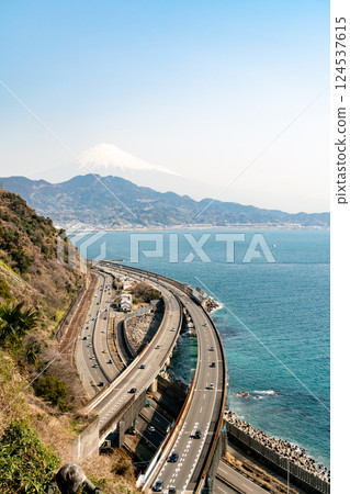 [Shizuoka Prefecture] View from Satta Pass in spring 124537615