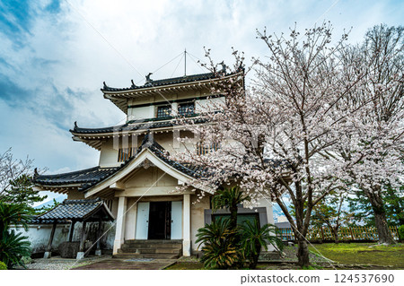 Shimabara Castle's West Three-story Tower 124537690