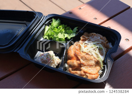 餐車外帶午餐：餐車味噌豬肉蓋飯 124538284