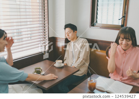 咖啡館 咖啡廳 人 124539427