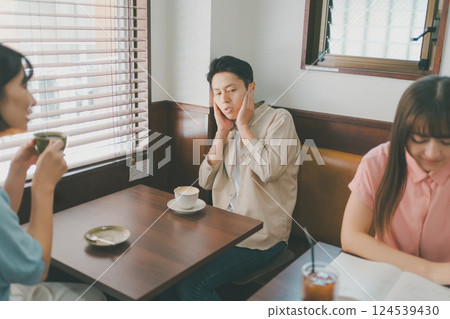 coffee shop, cafe, cafeteria 124539430