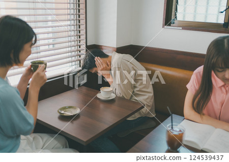 咖啡館 咖啡廳 人 124539437