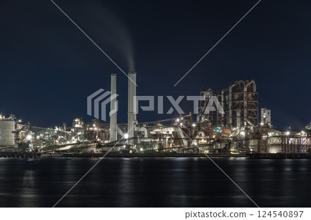 [從山口縣周南市晴海臨水公園欣賞工廠夜景] 124540897