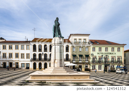 Tomar, Portugal - Mar 12, 2025: The Republic Square or Praca da Republica main square in Tomar town, Portugal 124541312