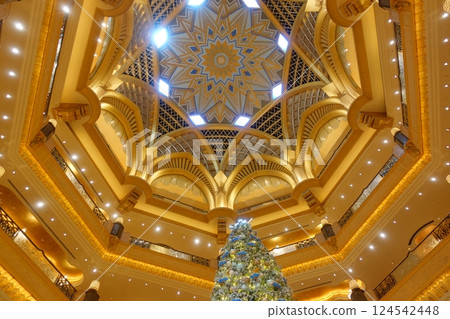 Abu Dhabi_Qasr Al Watan 124542448