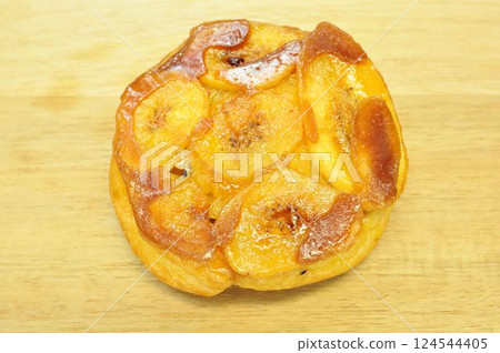 Banana Kouign Amann 124544405