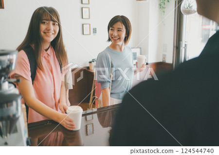 cafeteria, cafe, caffe 124544740