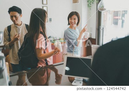 cafeteria, cafe, caffe 124544742