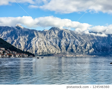 sea, Kotor, mountains 124546360