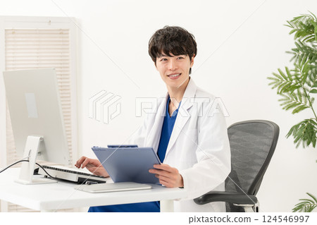 醫學年輕醫生 124546997
