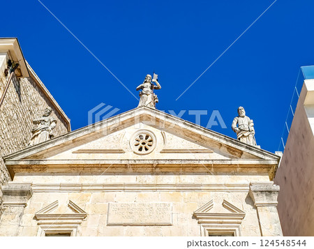 Perast: A seaside pearl of history and summer charm 124548544