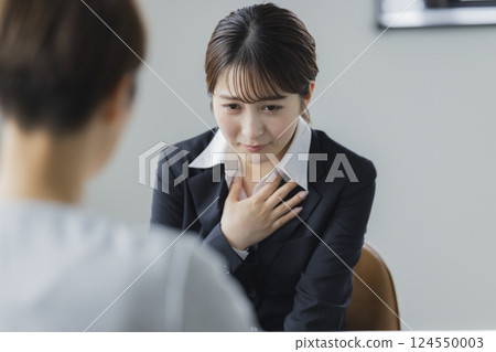 Woman interviewing 124550003
