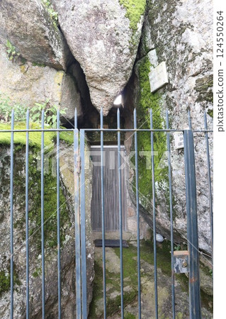 Monsanto, Portugal, House of the Rocks Monsanto, Portugal, House of the Rocks 124550264