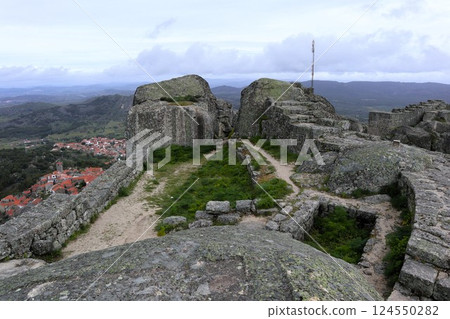 葡萄牙孟山都堡 124550282