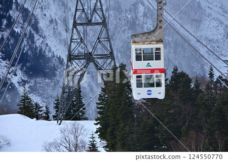 Shinhotaka ropeway in winter 124550770