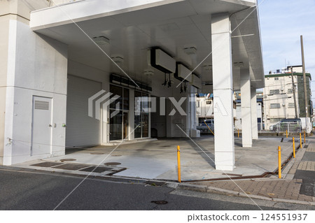 關閉的加油站 關閉的加油站 124551937