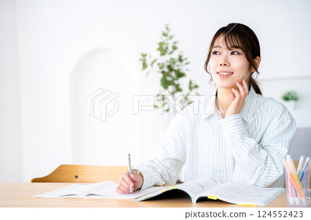 Women who study 124552423