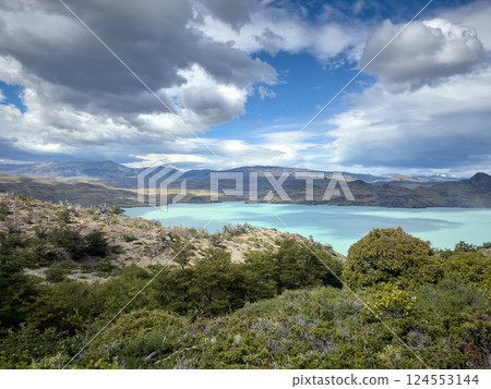 Beautiful lake and mountain scenery in Chilean Patagonia | Torres del Paine National Park 124553144