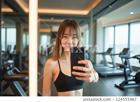 年輕女子在運動俱樂部自拍 健身愛好者 Instagram 上值得一看的運動員 [AI 生成的圖像] 124555467