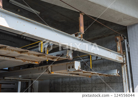 封閉式機械停車場 124556044