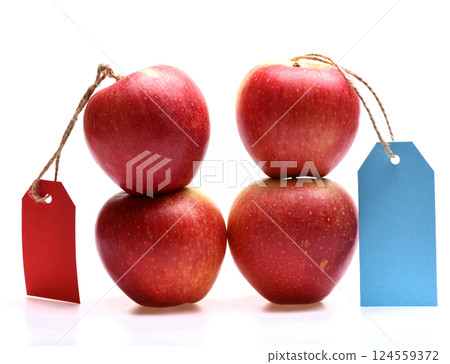 Eco shopping and autumn sale concept. Composition of apples 124559372