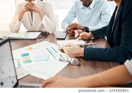 Group collaboration, marketing and sales meeting for planning corporate advertising strategy, increasing website traffic and SEO analytics. Employee diversity, teamwork and ecommerce business project 124560861