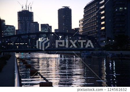250129_046 Cityscape 124561632