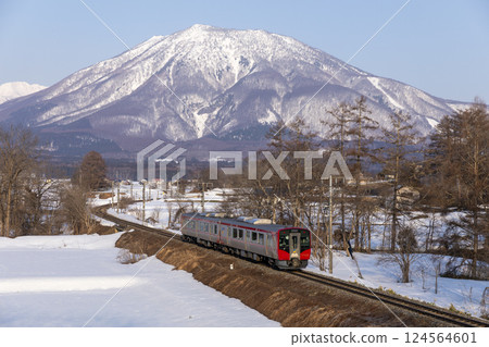 Shinano Railway Kitashinano Line and Mount Kurohime 01 124564601
