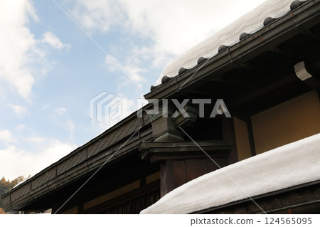 雪覆屋頂 雪覆屋頂 124565095