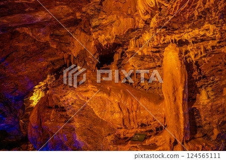 Fantastic scenery inside the limestone cave Fantastic scenery inside the limestone cave 124565111